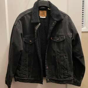 Levi’s - Oversized Sherpa trucker jacket - Size M